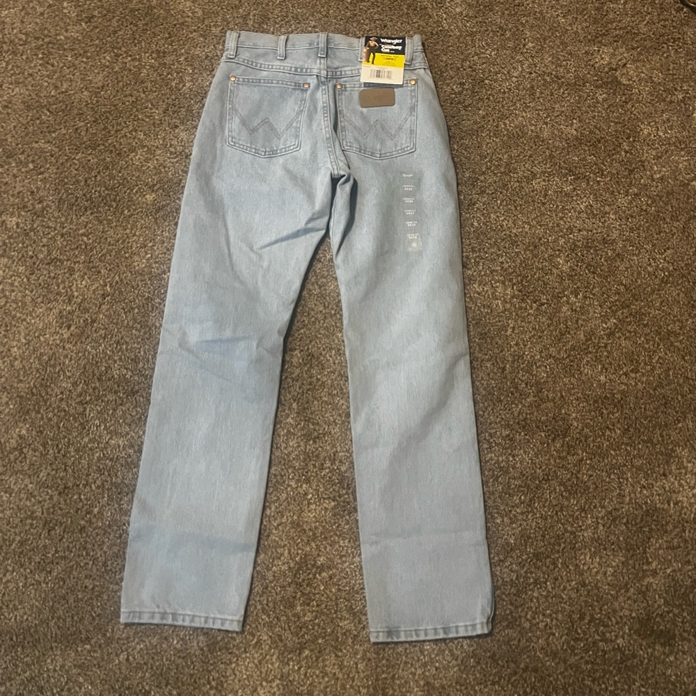 Women’s Wrangler cowboy cut slim fit jeans, new with tags, never worn